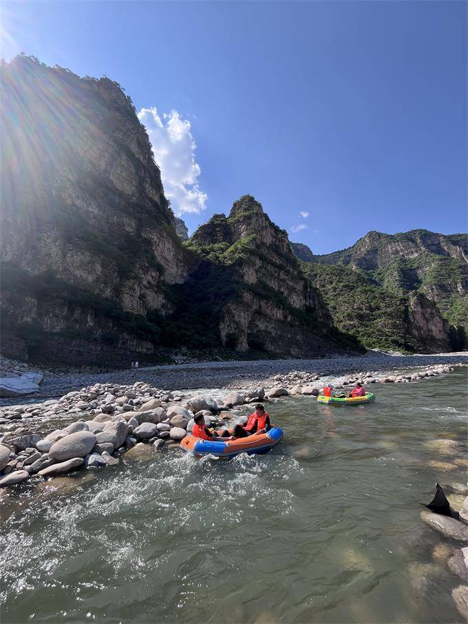 河北保定野三坡北之野户外露营基地漂流游船户外烧烤玩水钓鱼