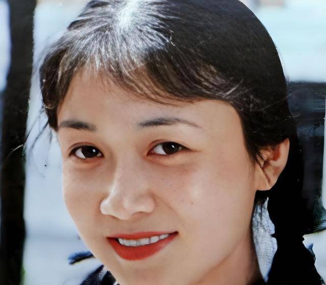 原创演员罗燕现状68岁优雅知性住美国豪宅儿女双全事业辉煌