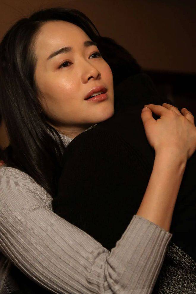 左小青这张照片,不是一般的美,应该是男人眼中的最佳妻选