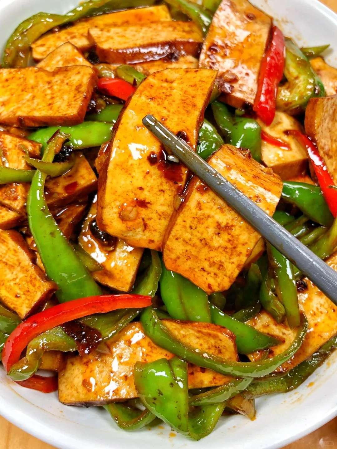 豆干炒硬嚼不动?没提前焯水教你软嫩技巧