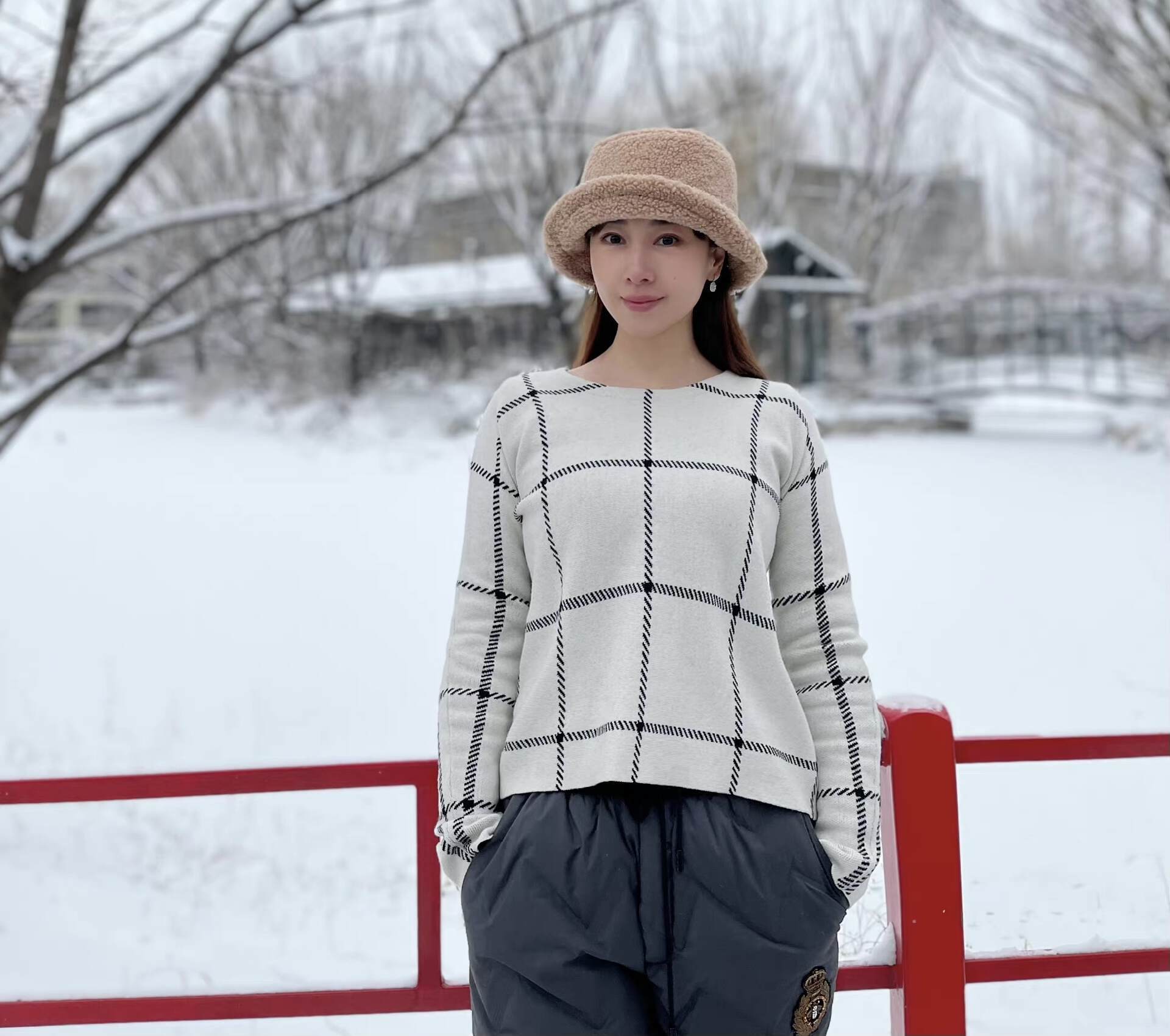 最近,贾晓晨在社交媒体上特意调侃自己是香港娱乐圈的"第一恋爱脑"