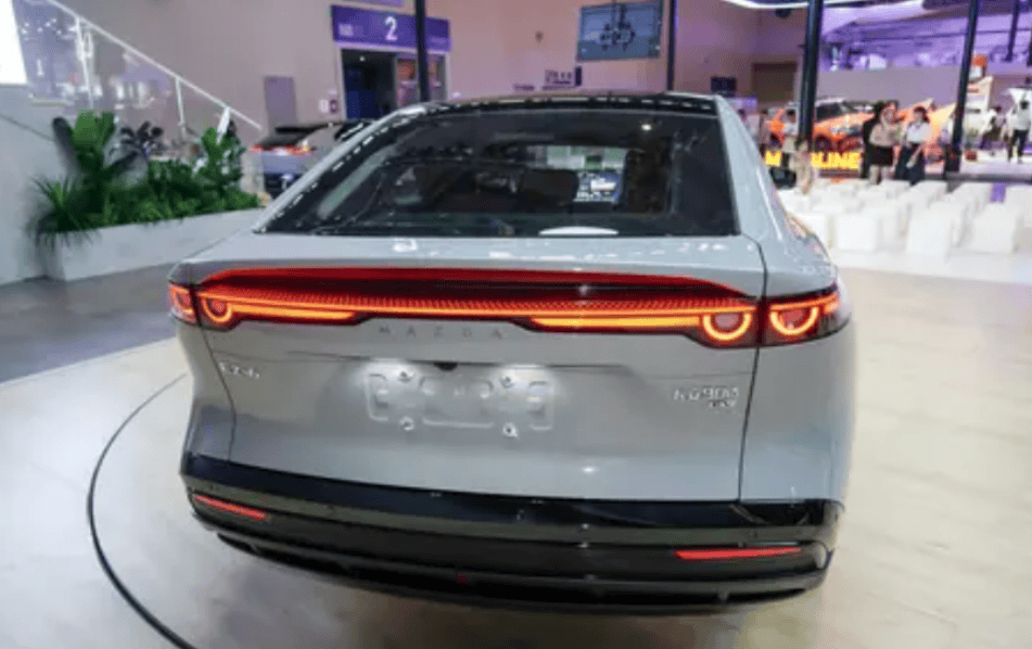 2025款马自达EZ-6运动版上市！加入黑化运动组件
