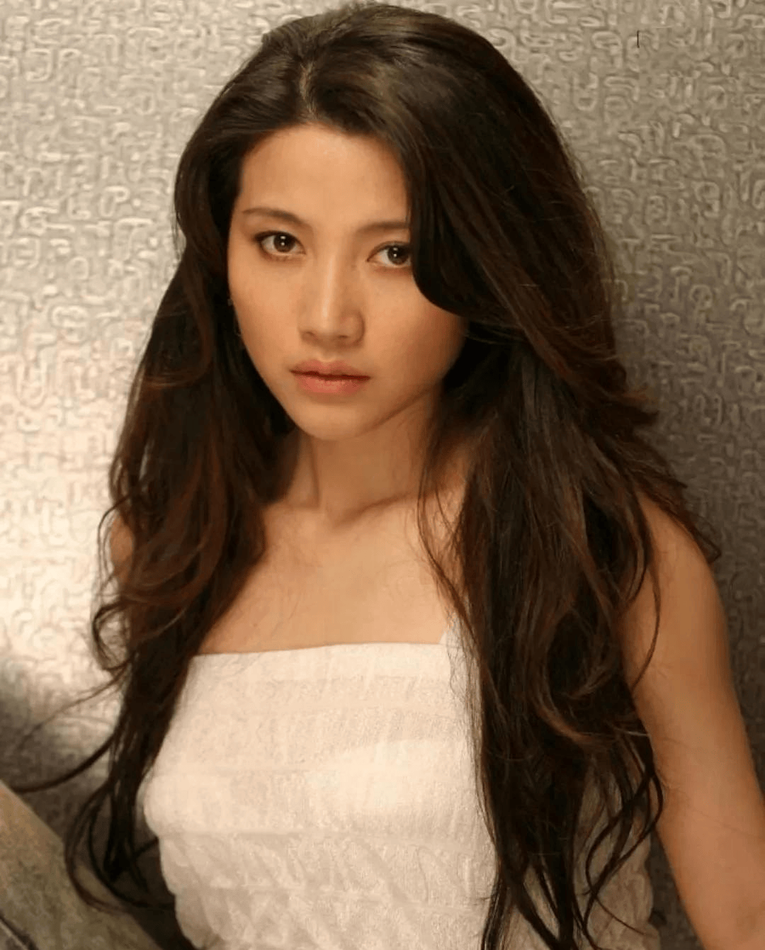 52岁颜丙燕身材丰腴,胸部饱满,珠圆玉润,地地道道的北京大妞