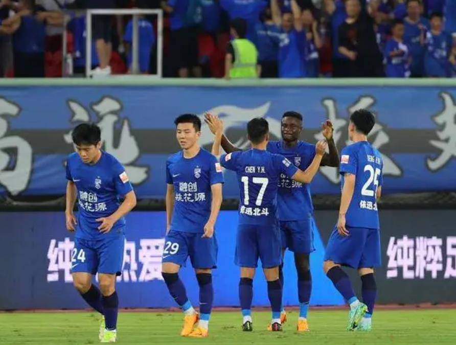 武汉三镇中卫补强策略：前申花主力李晓明成关键引援