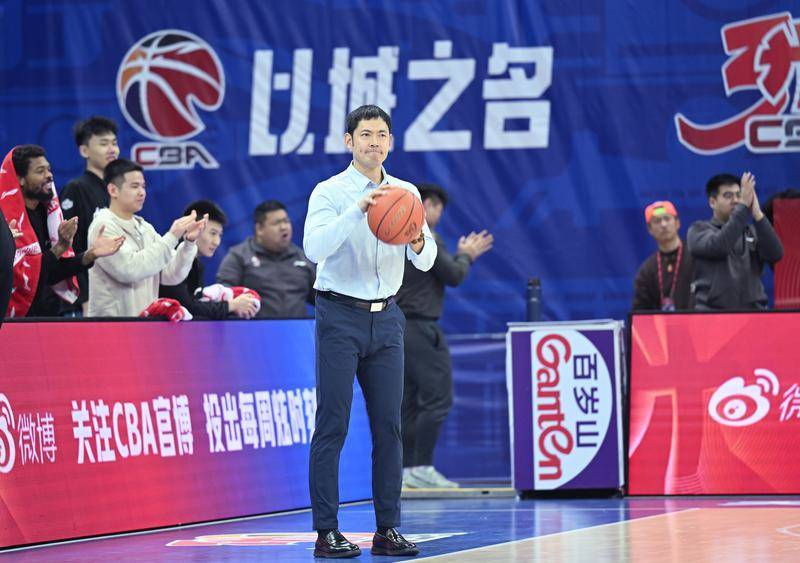 曝张庆鹏接替闵鹿蕾出任北控主帅 休赛期将有球员变动