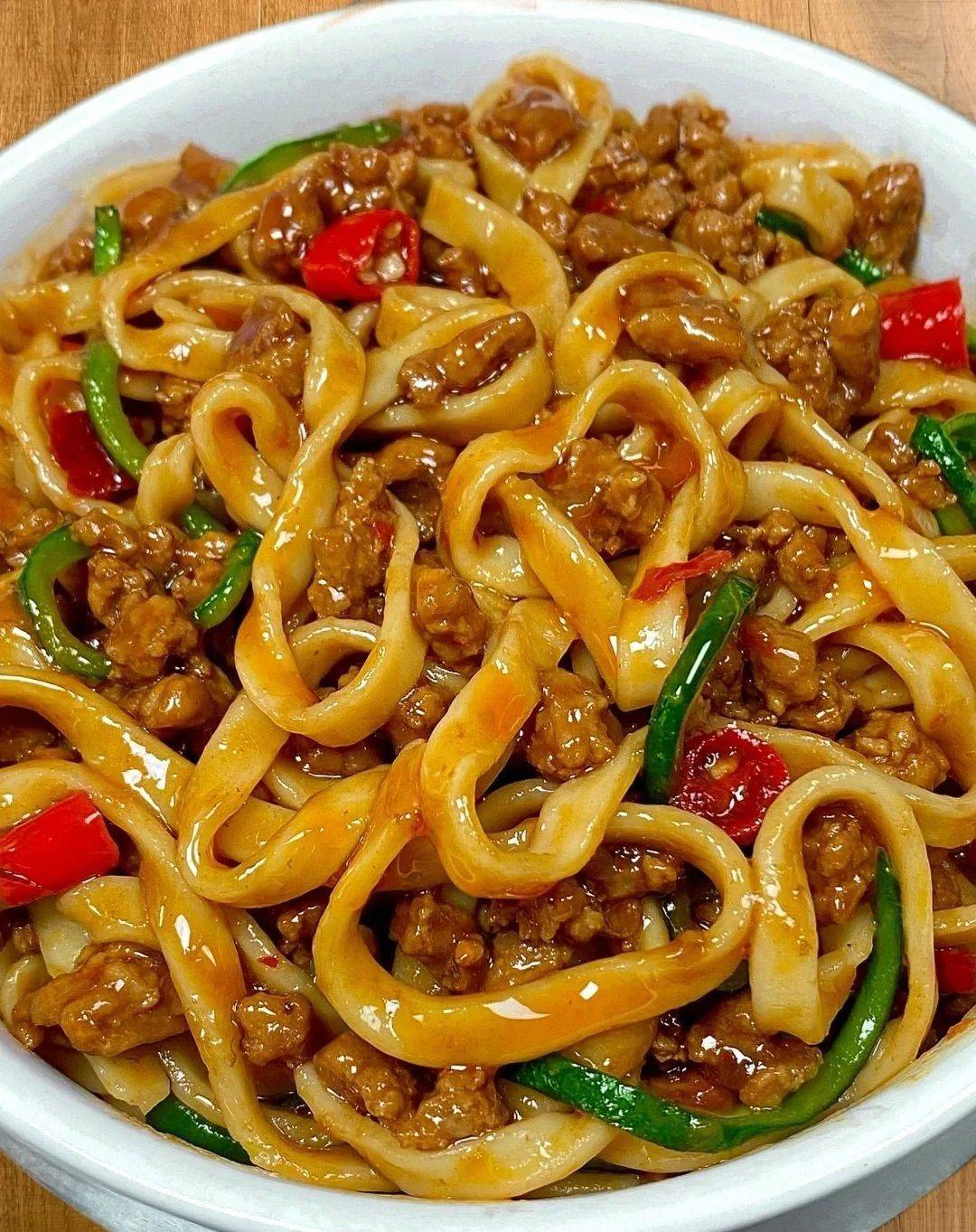 甘肃臊子面做法大揭秘，食材搭配与烹饪步骤