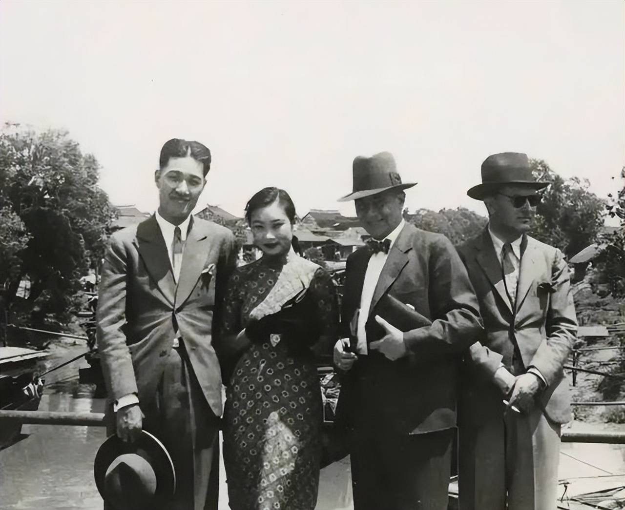 戴笠与胡蝶的真实影像,胡蝶千娇百媚如仙子,戴笠面容冷峻显威严