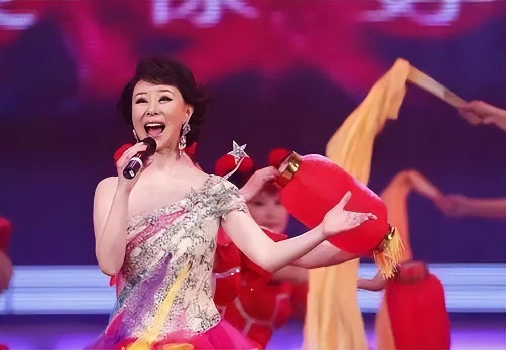 歌唱家祖海:凭《为了谁》走红,9次上春晚,48岁依然单身