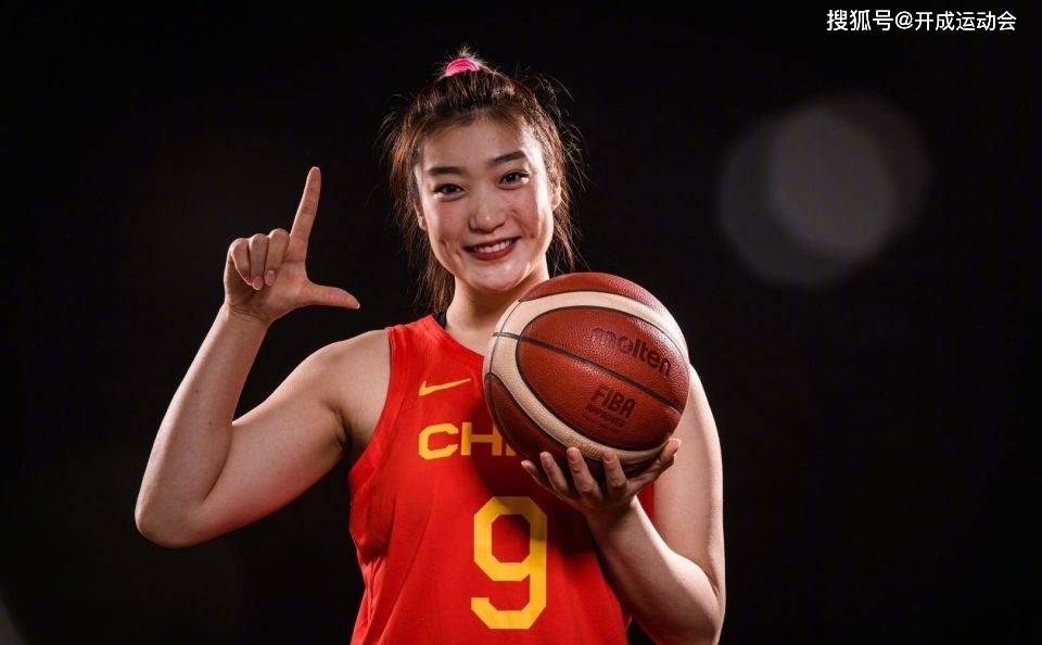 李梦落选亚洲杯：伤病与个人原因成主因，宫鲁鸣指导决策引热议