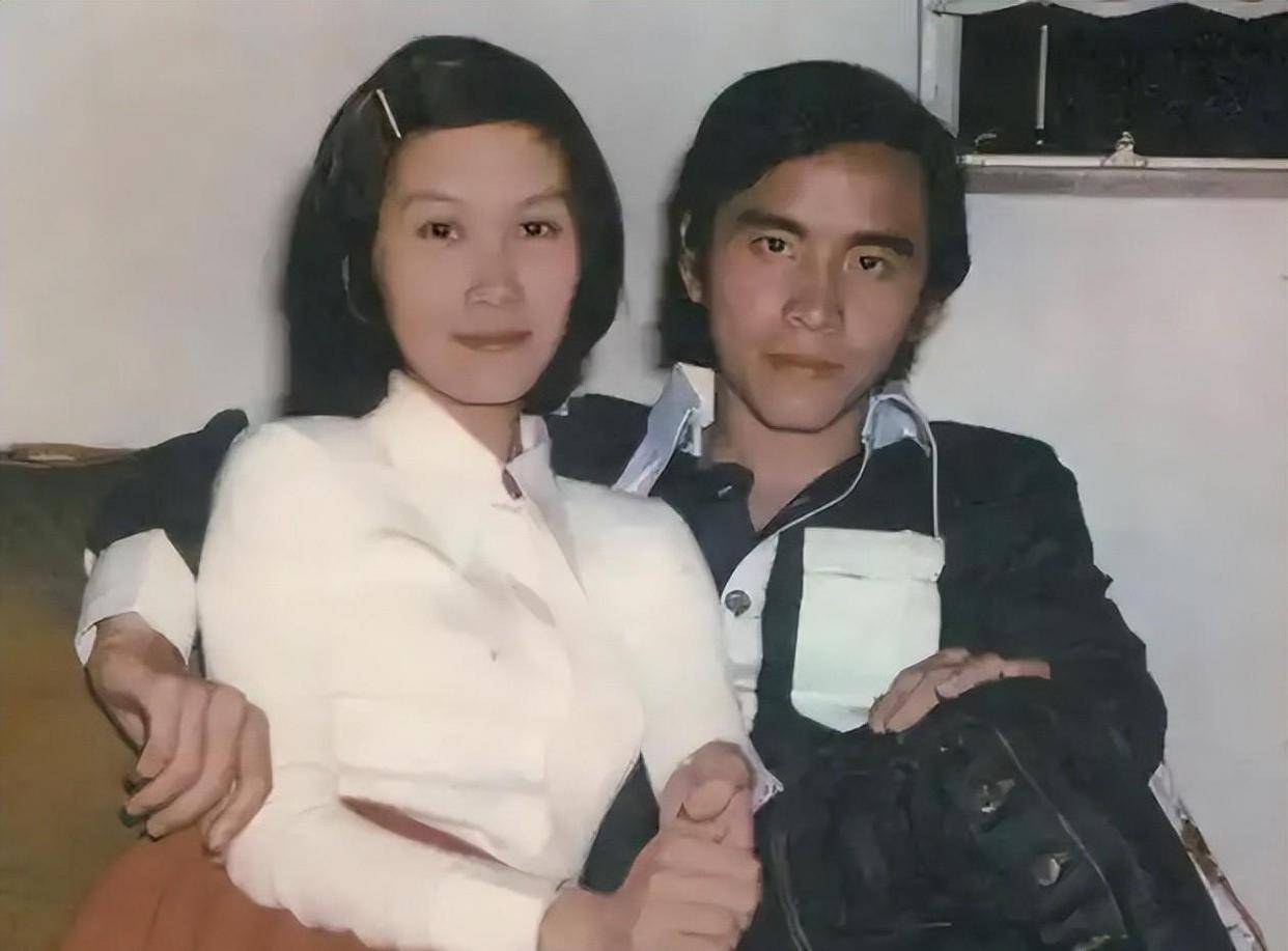 香港第一代影帝姜大卫:27岁时娶了初恋,结婚51年还是恩爱如初!
