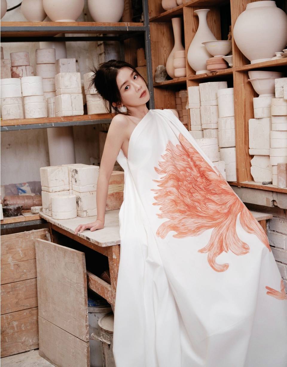 原创宋伊人风里生长不逐惊鸿