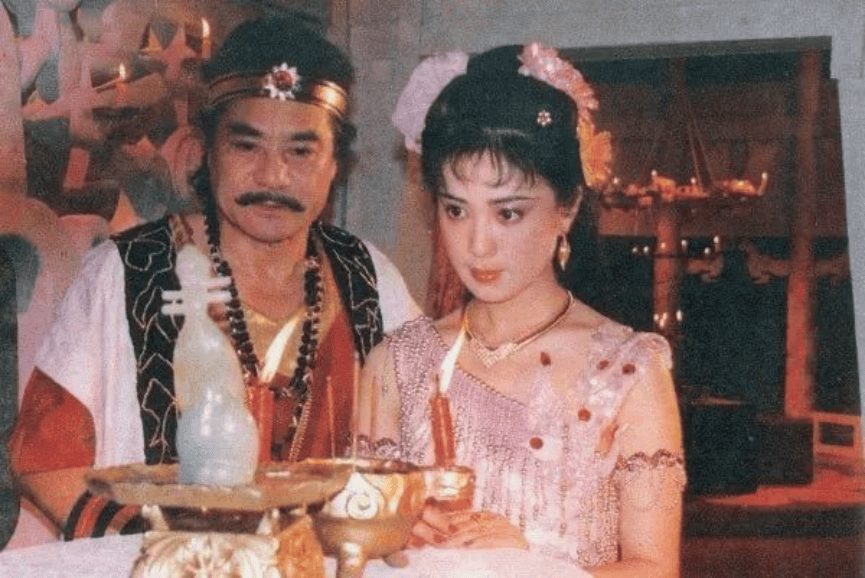 几千年前帝王将相围绕酒杯斗智斗勇，你知道