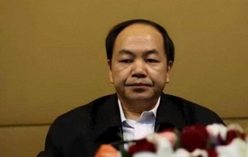 副州长杀死并开了4枪，但他没有被杀，大喊：我