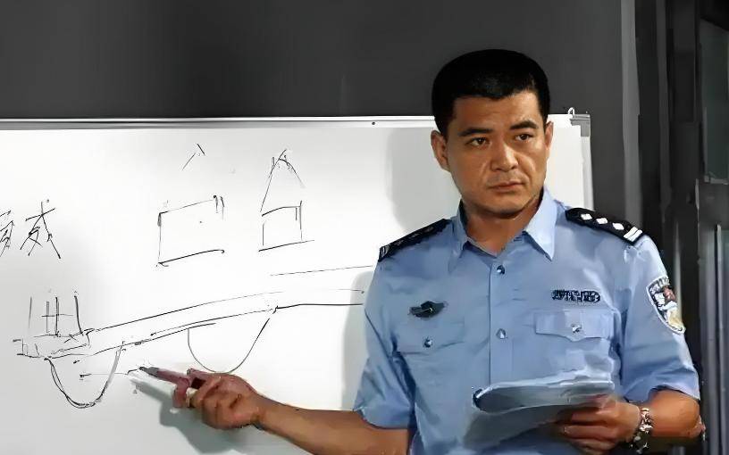 王新军现状曝光:54岁脸部松弛,秦海璐依旧年轻,儿子长得像母亲!
