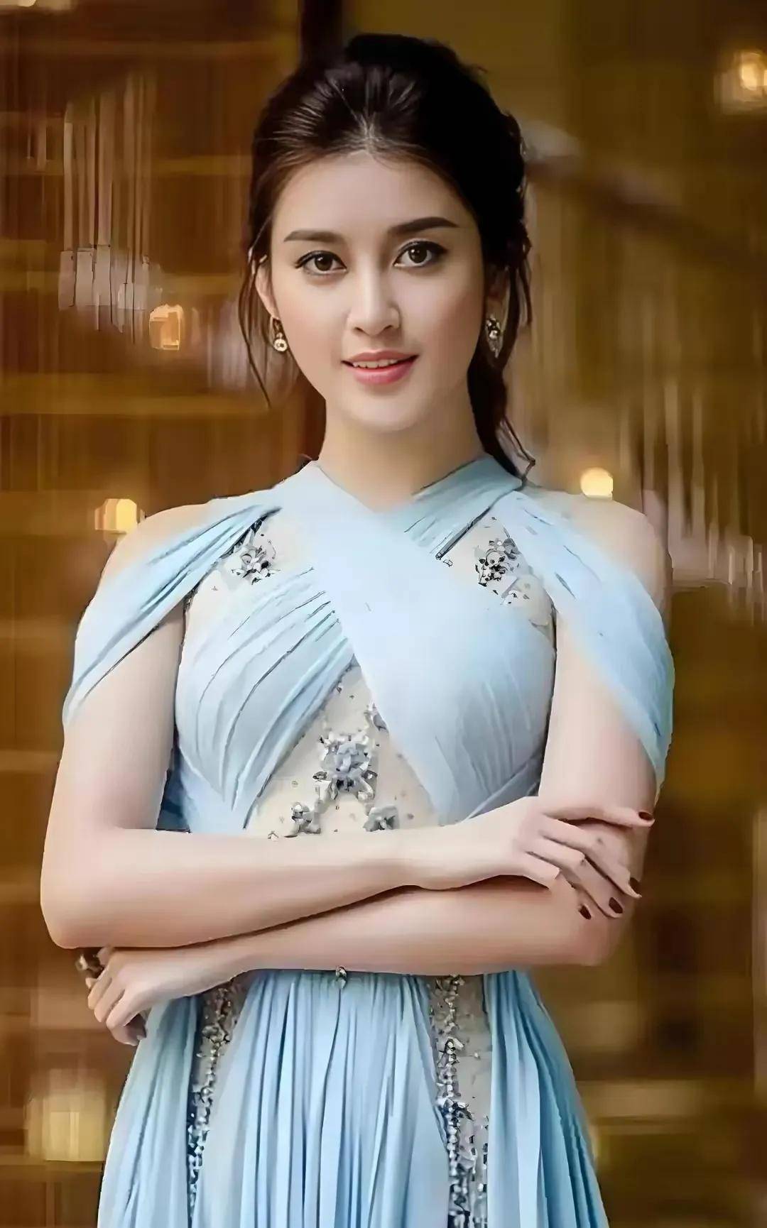 越南国宝级女神火出圈!网友:这才是东方美学天花板?