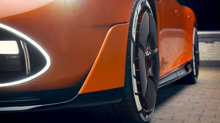 最丑奔驰来了？AMG GT XX正式亮相，颜值不行，技术逆天！