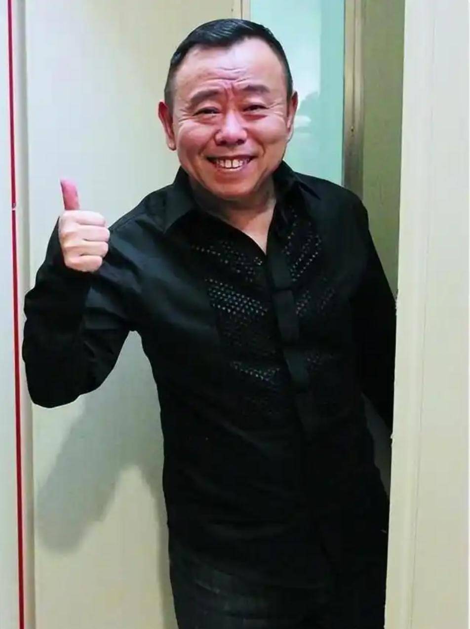 后来整整治疗了一年多的时间,潘长江的消渴症算是治好了,可是身高却