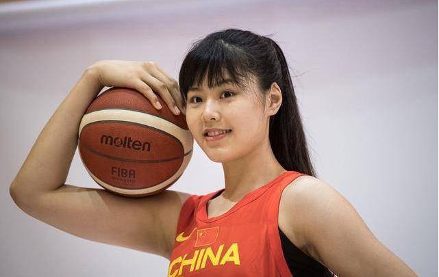 李月汝的篮球征程：从WNBA到土耳其联赛的双重挑战