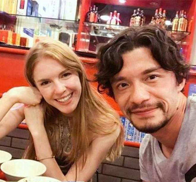 谢晖正式回归上海，担任新职务，外籍妻子全力支持