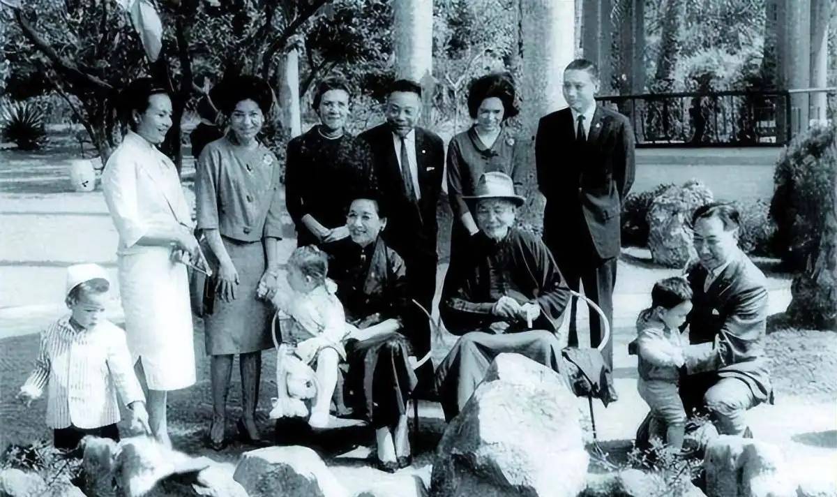 蒋孝勇想把"两蒋"移灵大陆,后怒斥:移灵大陆总比被你们鞭尸好