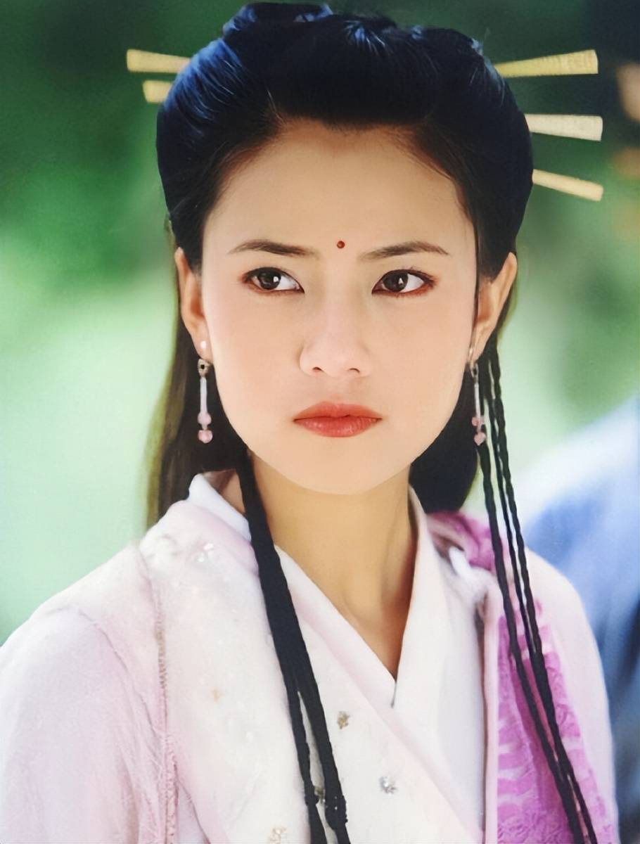 10位扮演周芷若的女明星,盘点高圆圆的成功之路,颜值背后的实力展现