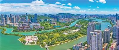 “当我们进行现代经济建设时，我们必须长期考