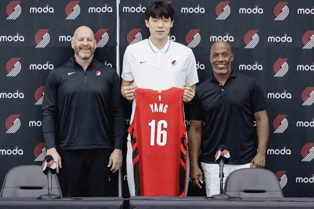 4年1.53亿！杨瀚森NBA合同实际到手有多少钱，说出来你可能不信