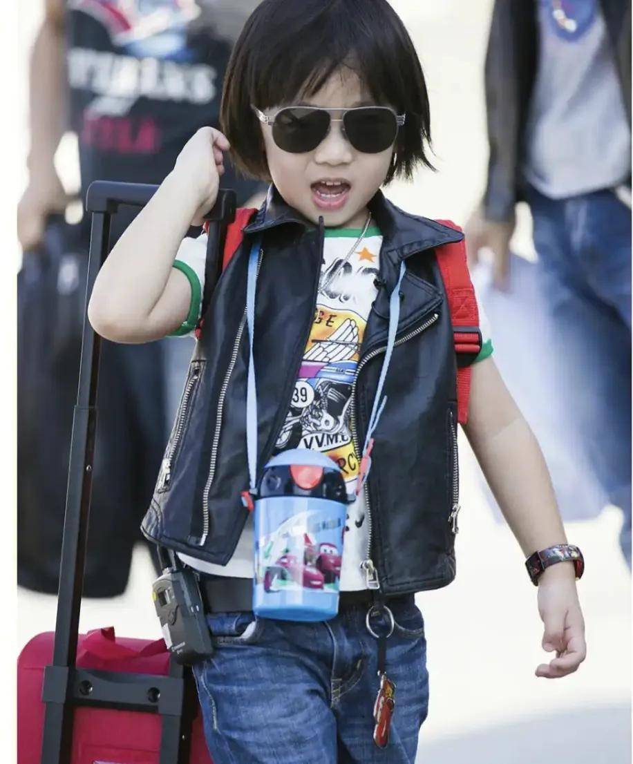 林志颖15岁儿子曝光:眉眼之间神似易烊千玺,小旋风基因没有白费