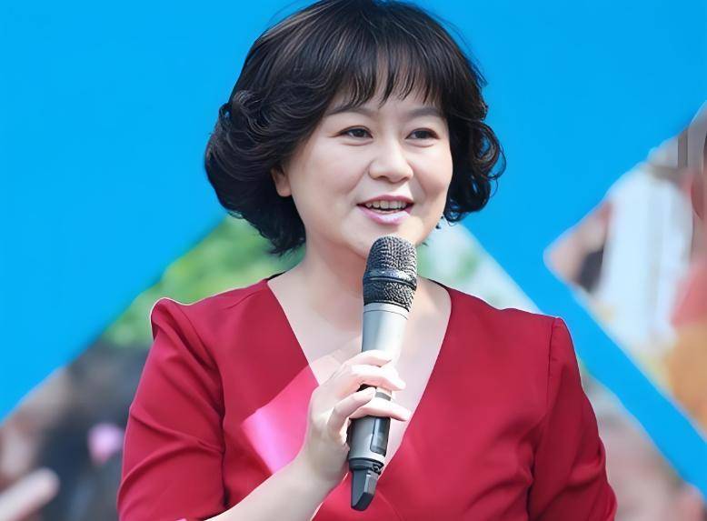 明星年老后不大相同鞠萍法令纹深入沟壑任达华郭达浑身"老人味"