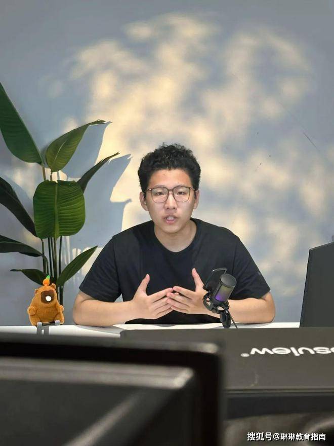 "土猪拱白菜"的张锡峰:浙大毕业却两手空空,被南科大老师调侃