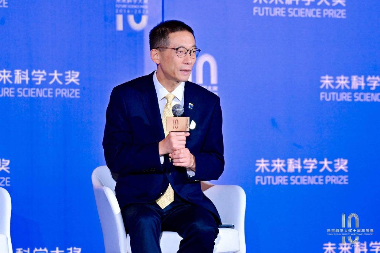 施一公呼吁青年科学家拥抱AI