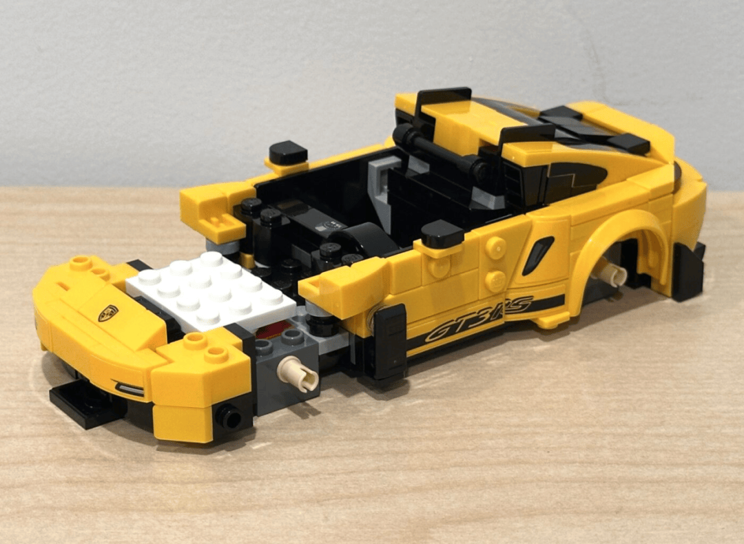 乐高首款8格保时捷911 gt3 rs评测:车灯争议大,但真值得买!