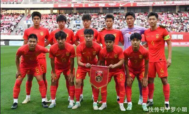 国足引援引热议，国际球星加盟苏超，球迷直呼太意外
