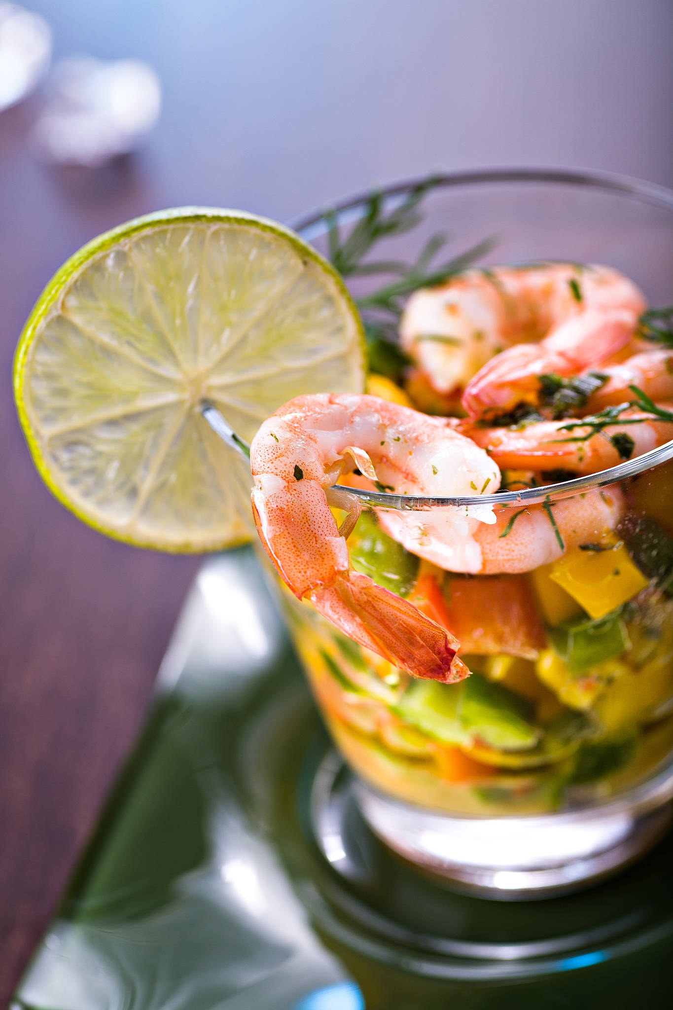 浅着定制酒:米酒定制:捞汁海鲜配柠檬微醺饮,夏日味蕾的双重盛