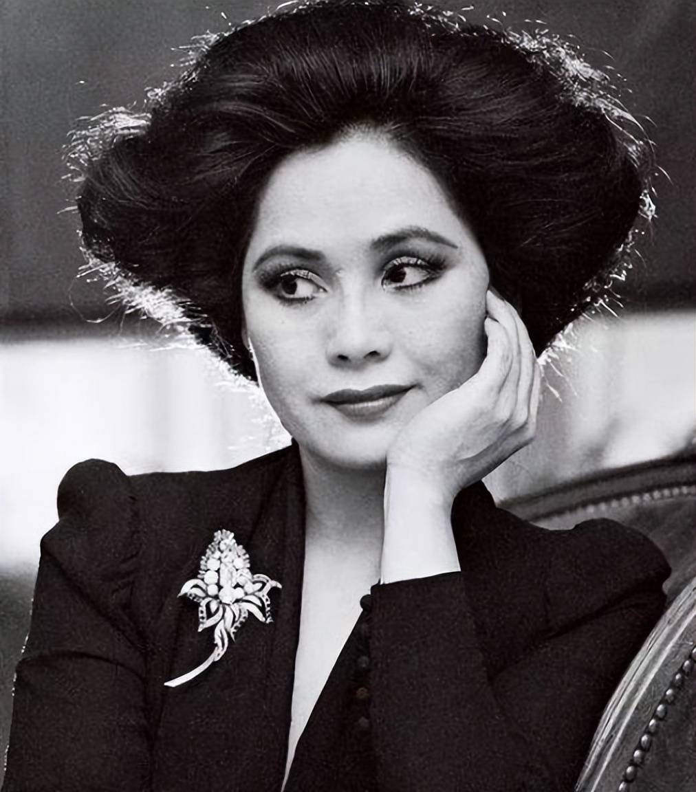 58岁看上19岁日本姑娘,顺手娶回了家