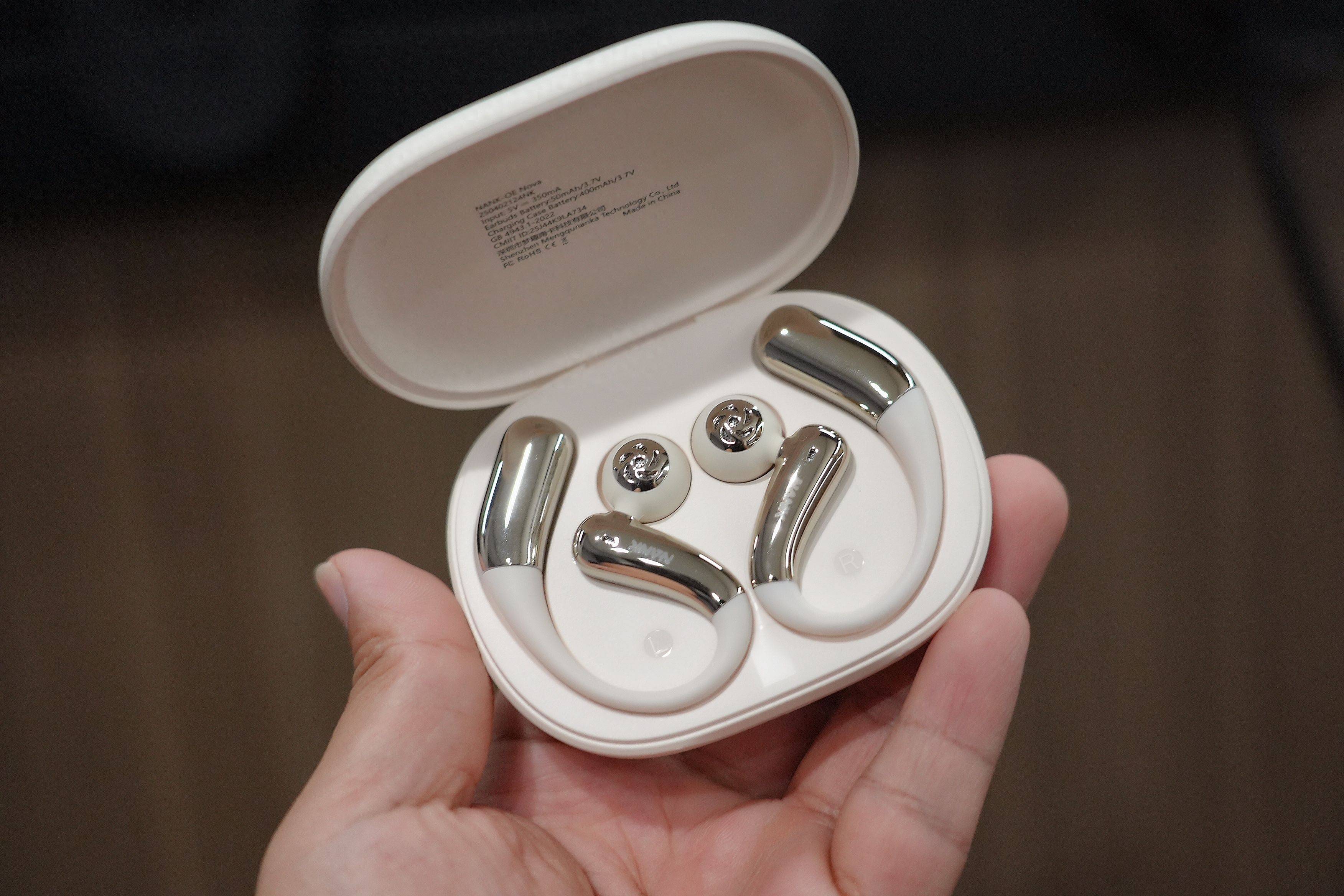 南卡OENova：戴了就像没戴，这耳机是来“报恩”的吧