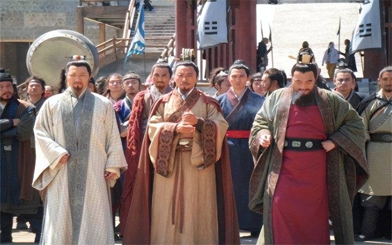 林冲对打鲁智深_林冲想杀鲁智深_