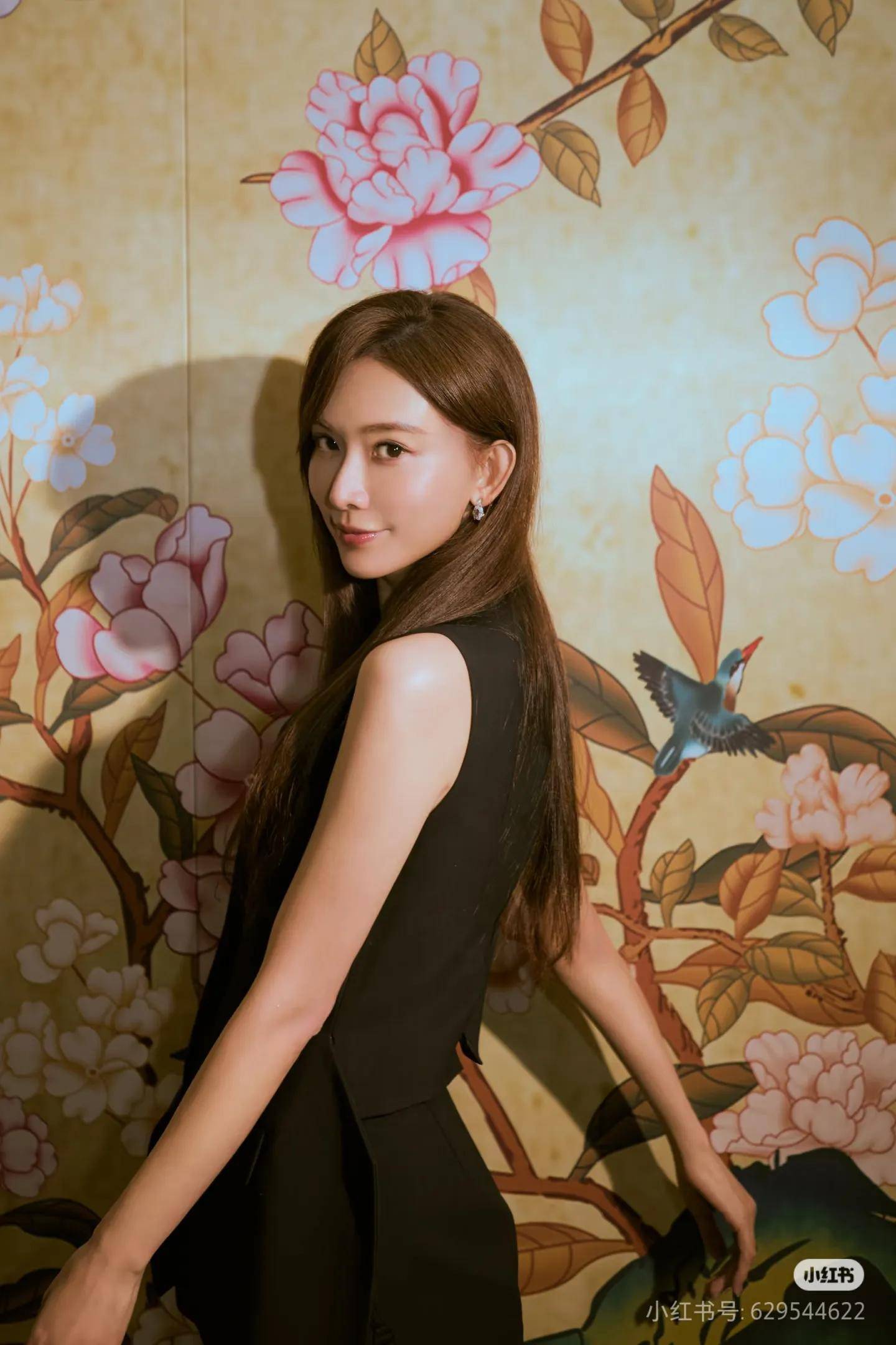 林志玲晒出自我最新写真照