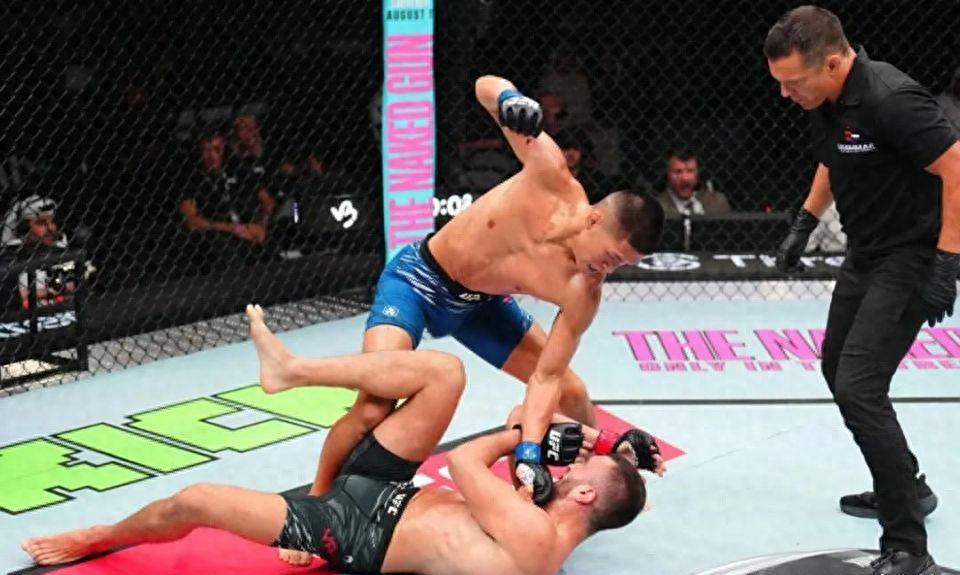 UFC羽量级对决：史蒂文·阮创下击倒次数新纪录