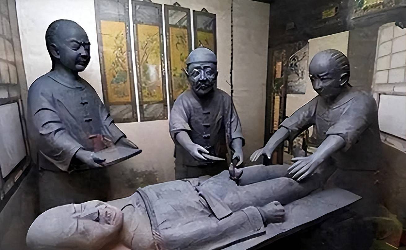 清朝太监净身全过程:师傅留一刀,竟能决定后半生命运?