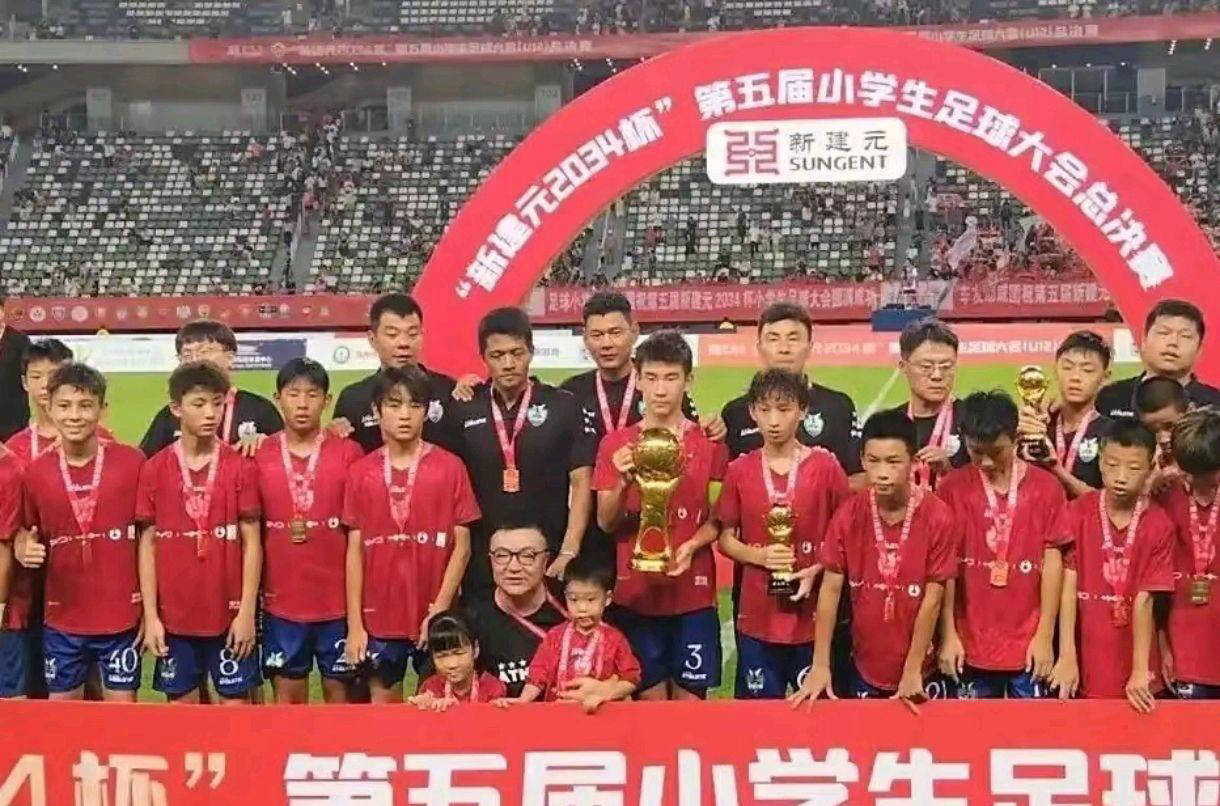 李玮锋与董路携手打造青少年足球新未来，“2034杯”赛事亮点解析
