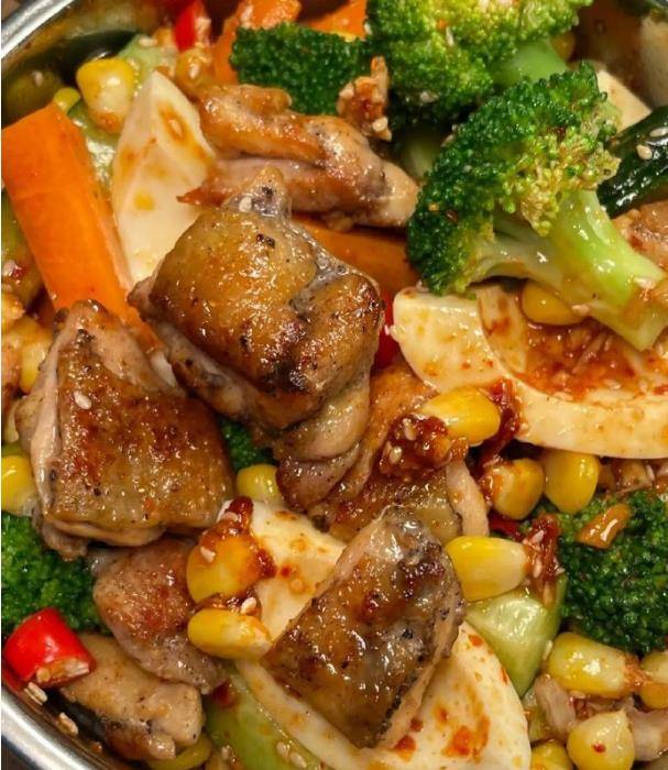 像这样做一个鱼头豆腐，汤像牛奶一样白色，所以快速找出！