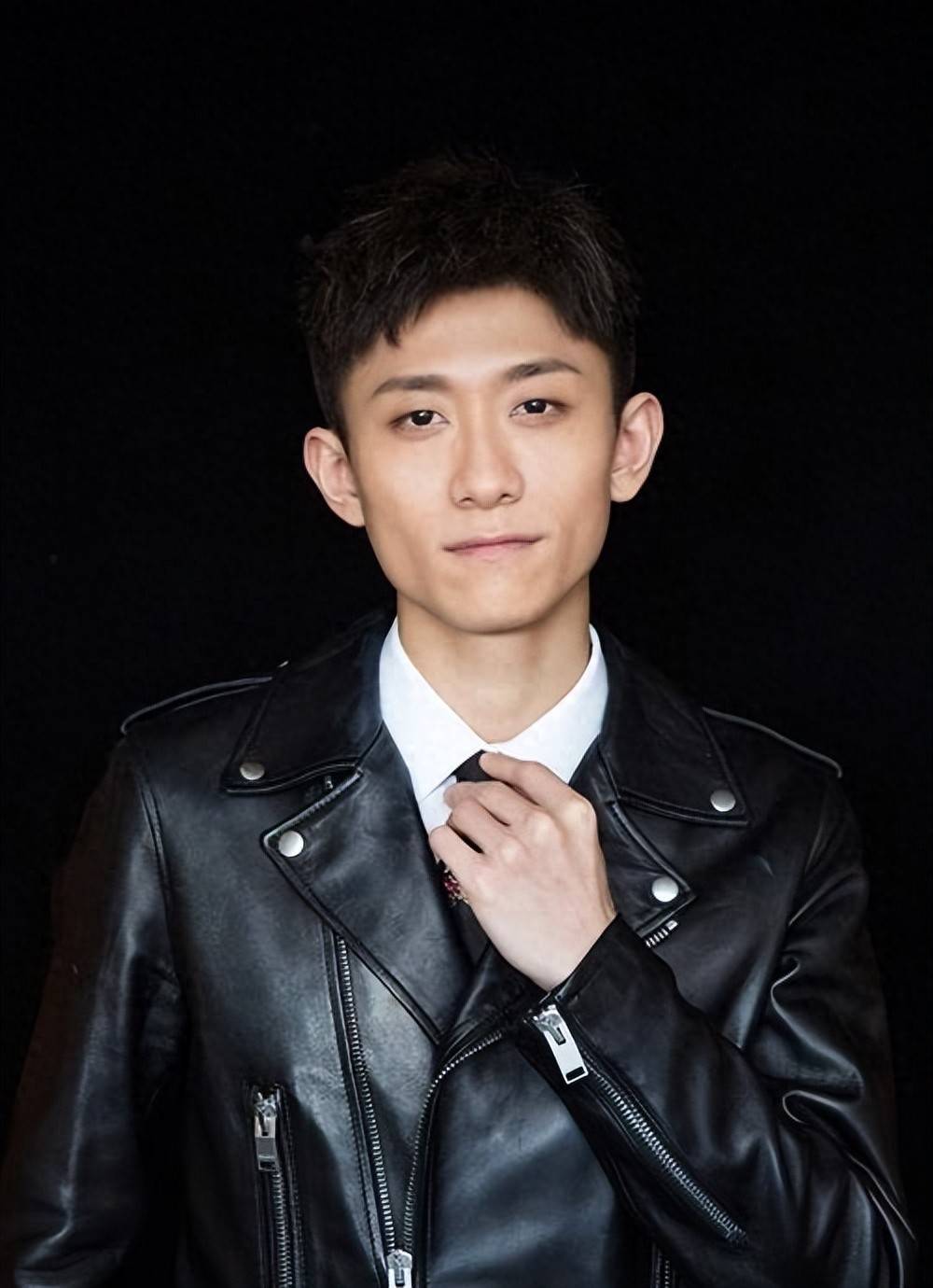 事实证明,从大红大紫到无人问津的张一山,已经走上人生另一条路