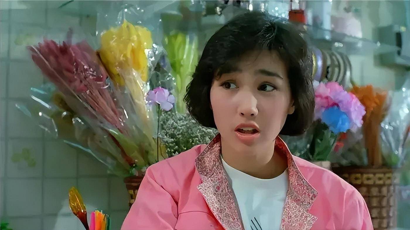 柏安妮:16岁开保时捷,21岁出道两拒周星驰,当红时退圈太可惜!