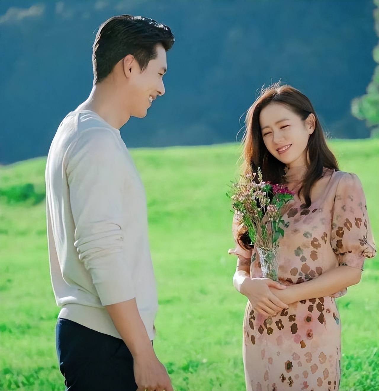 孙艺珍玄彬带儿子现身咖啡厅!路人曝光甜豆长相!大眼睛像个女孩