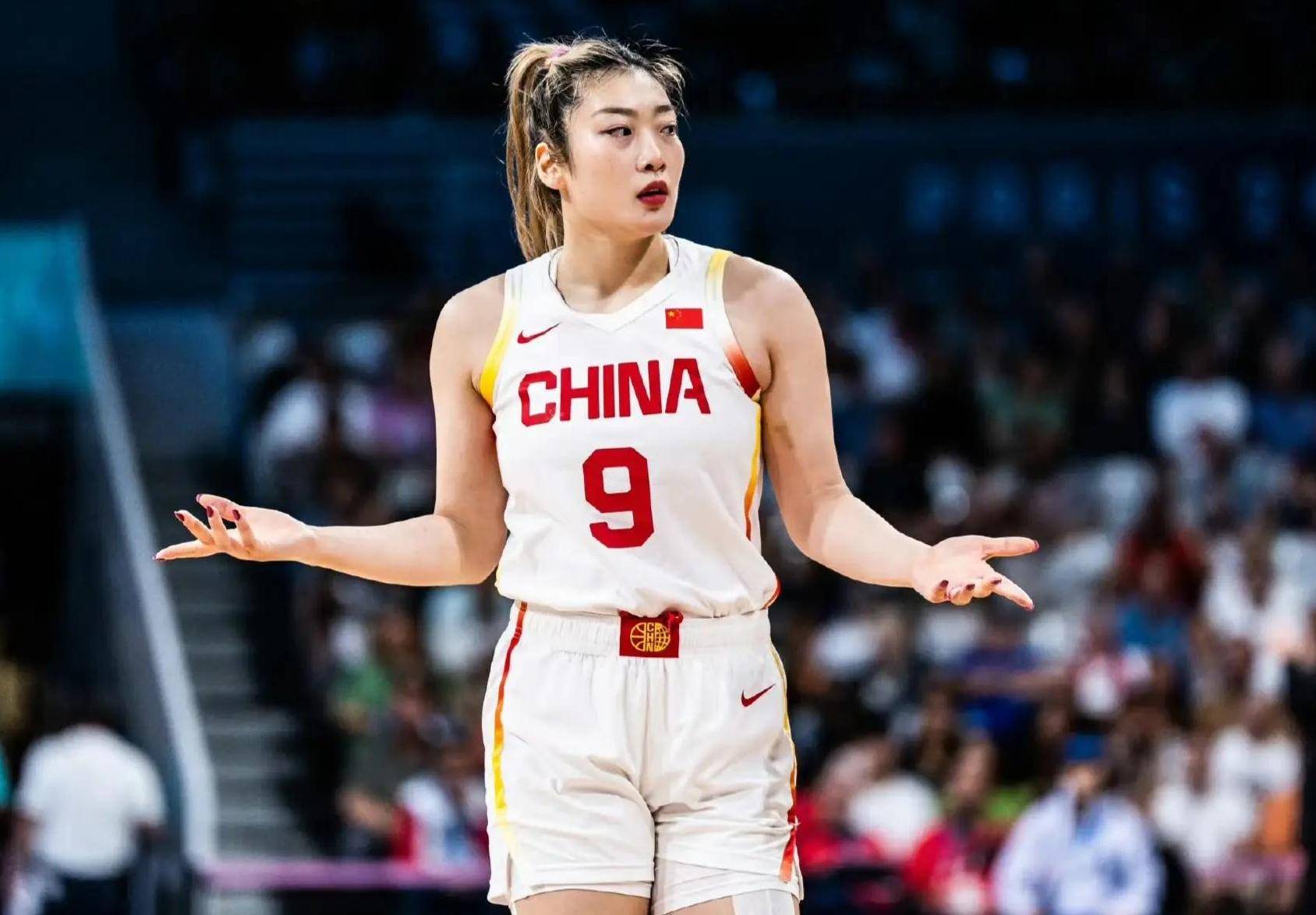 沸腾！李梦回归掀女篮风暴，宫鲁鸣难留？苗立杰呼声高