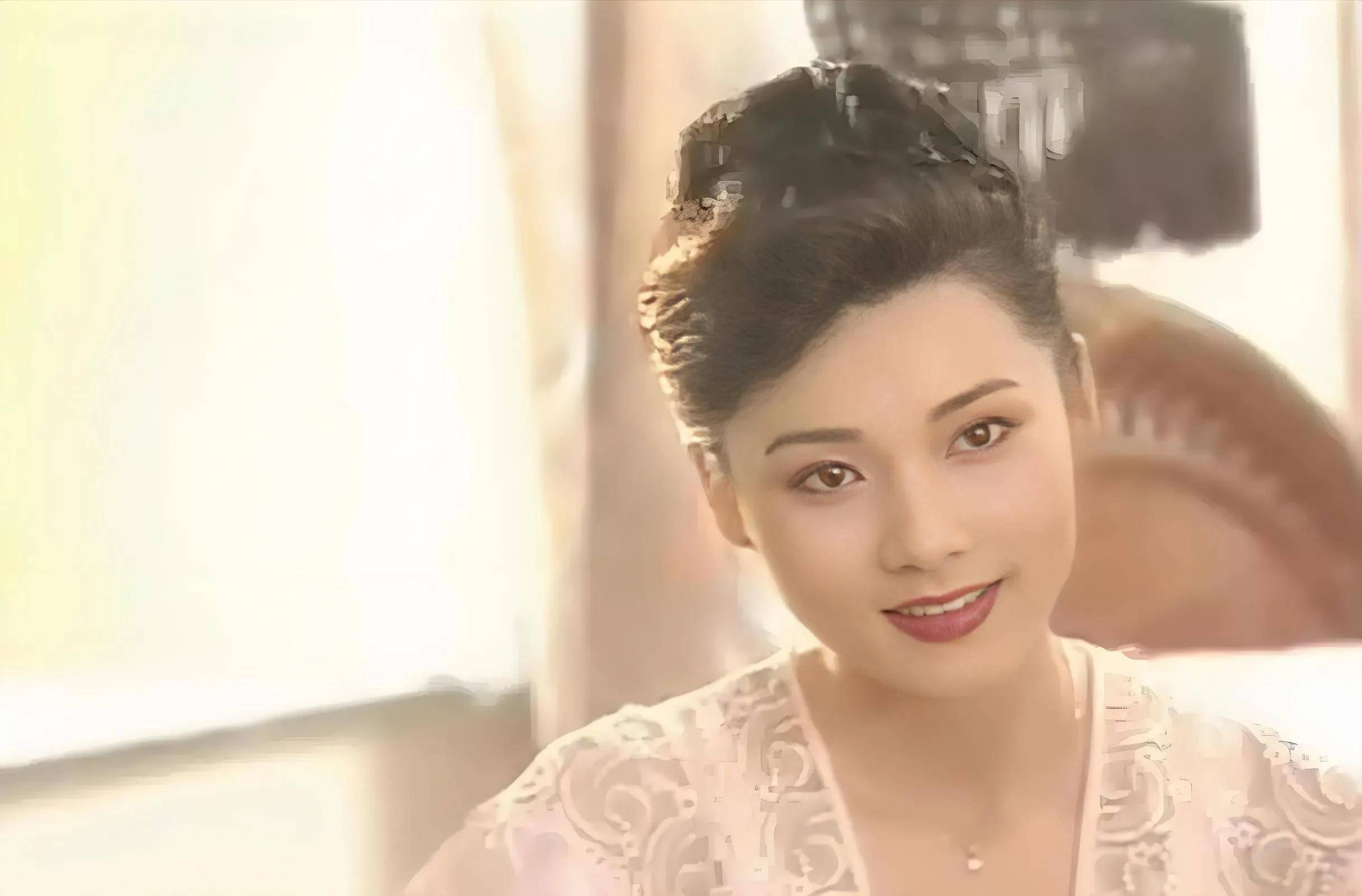 原创何赛飞年轻时有多美夫妻恩爱如初恋丈夫主管家庭财政