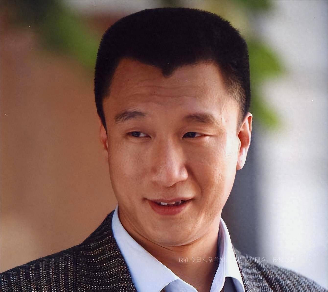 孙红雷的风流往事,抛弃丁嘉丽追求真爱,后被冯小刚撕开了遮羞布