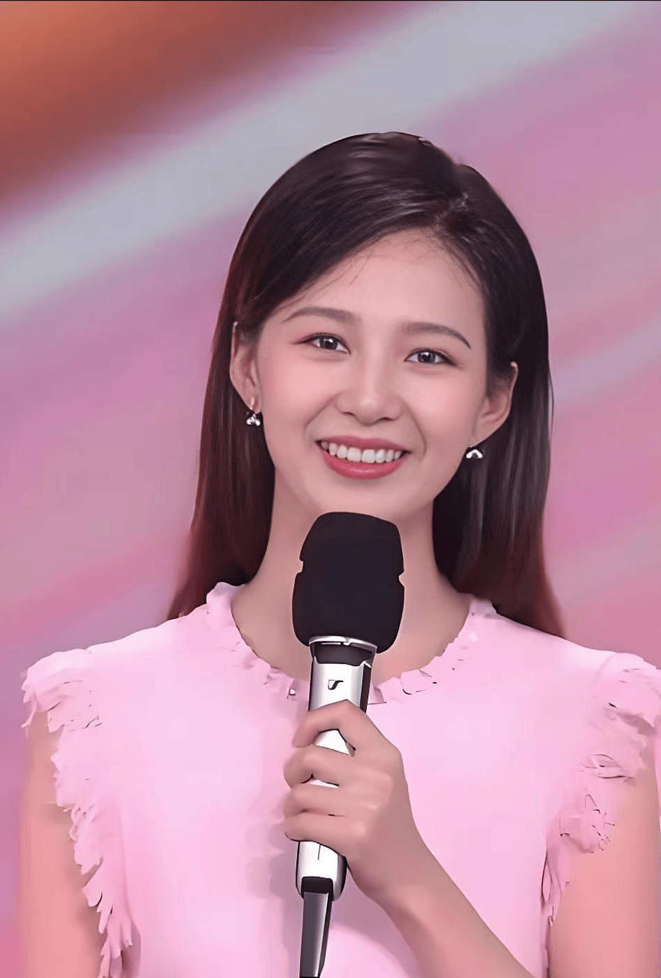 央视主持名單阵容更新,三名新人加盟,女主持风采比肩周涛董卿!