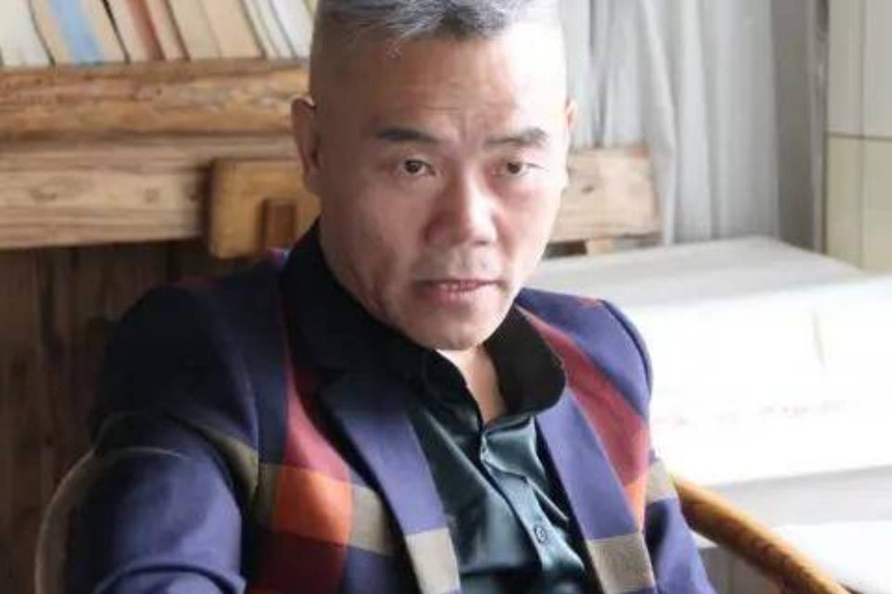 抵制承办国足赛事的城市，西方利用网络搞颜色革命太无耻